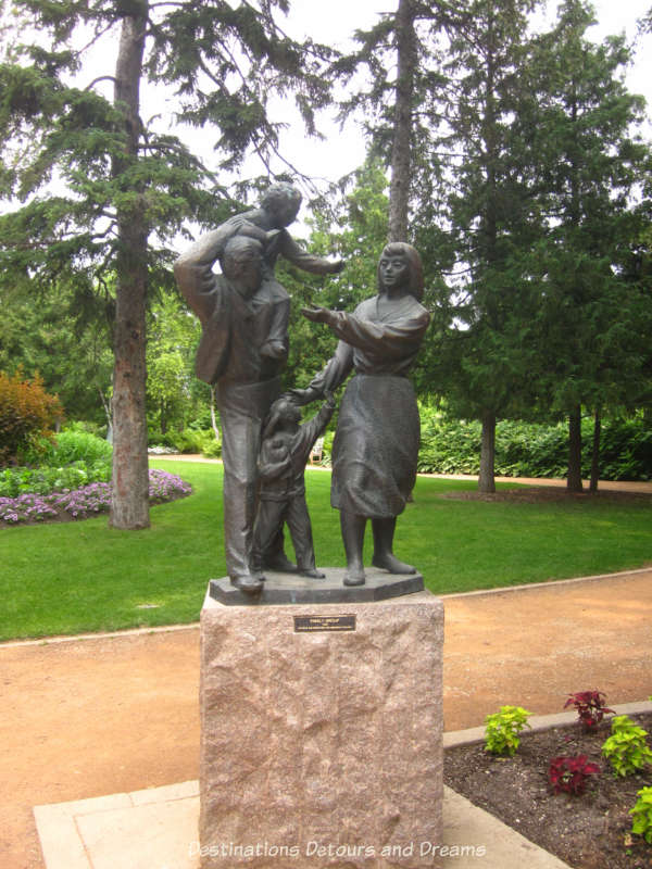 Leo Mol "Family Group" sculpture