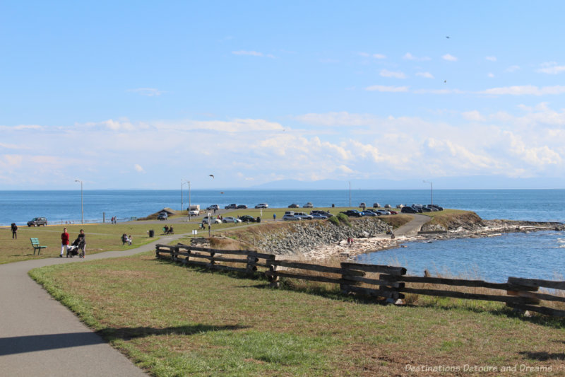 Walkway and parking point along the water in Victoria